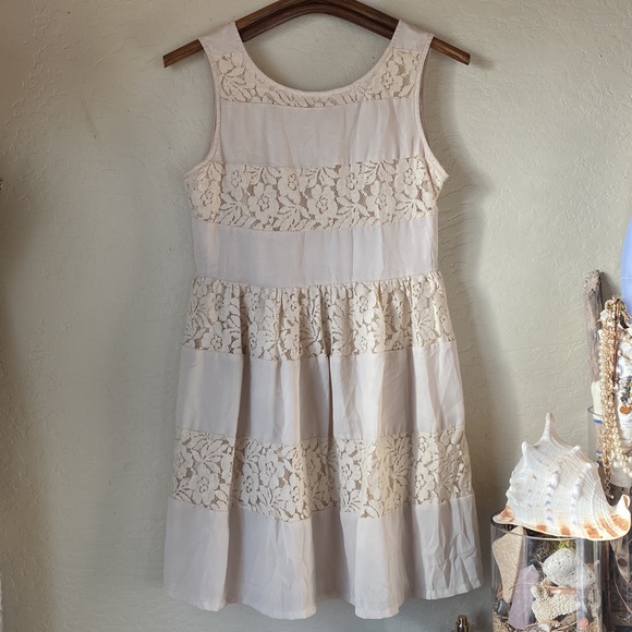 Lace and chiffon Dress fully lined - Picture 1 of 4